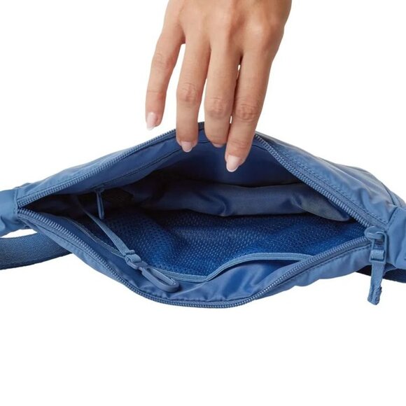 32 Degrees Cool Blue Unisex Crossbody Bag. Water resistant. New with tags - Picture 6 of 8